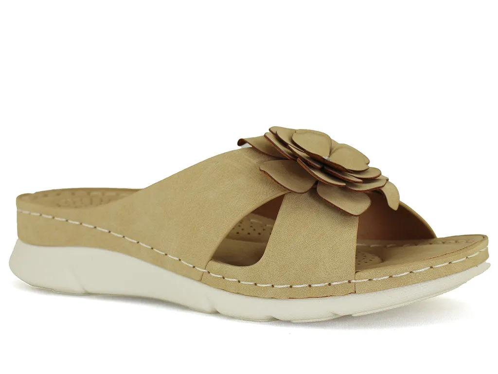 GC Shoes Women's Claire Flower Wedge