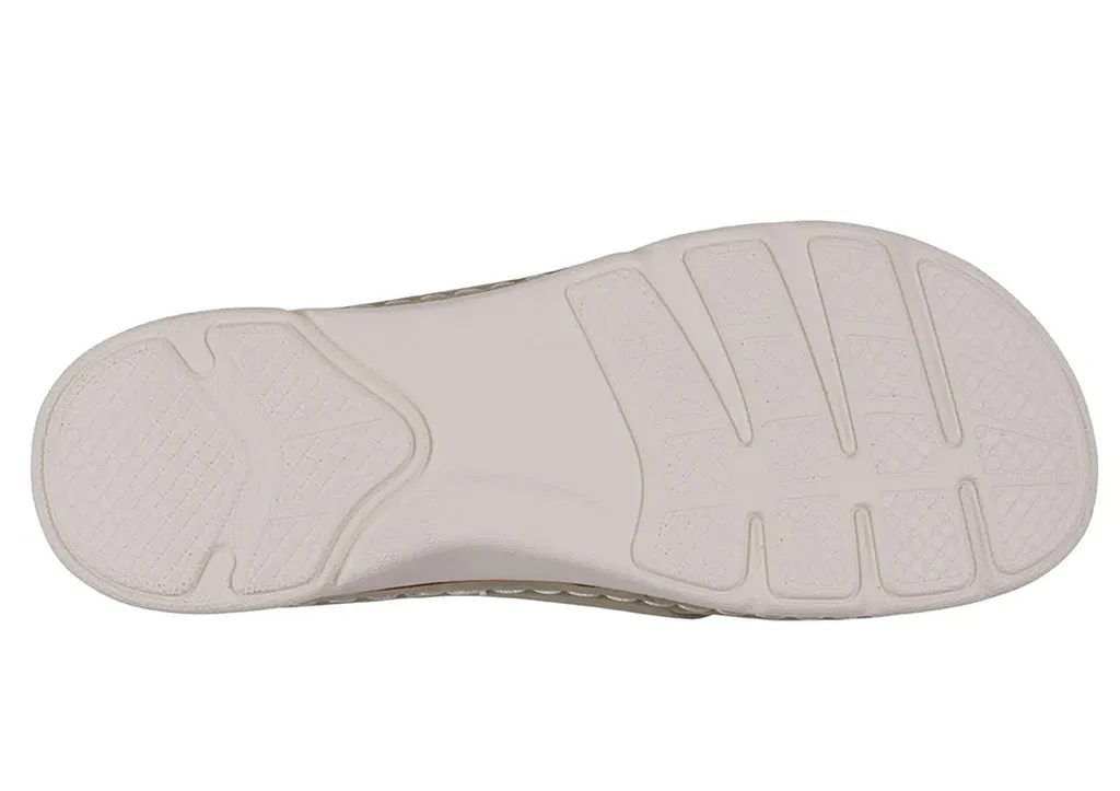 GC Shoes Women's Claire Flower Wedge